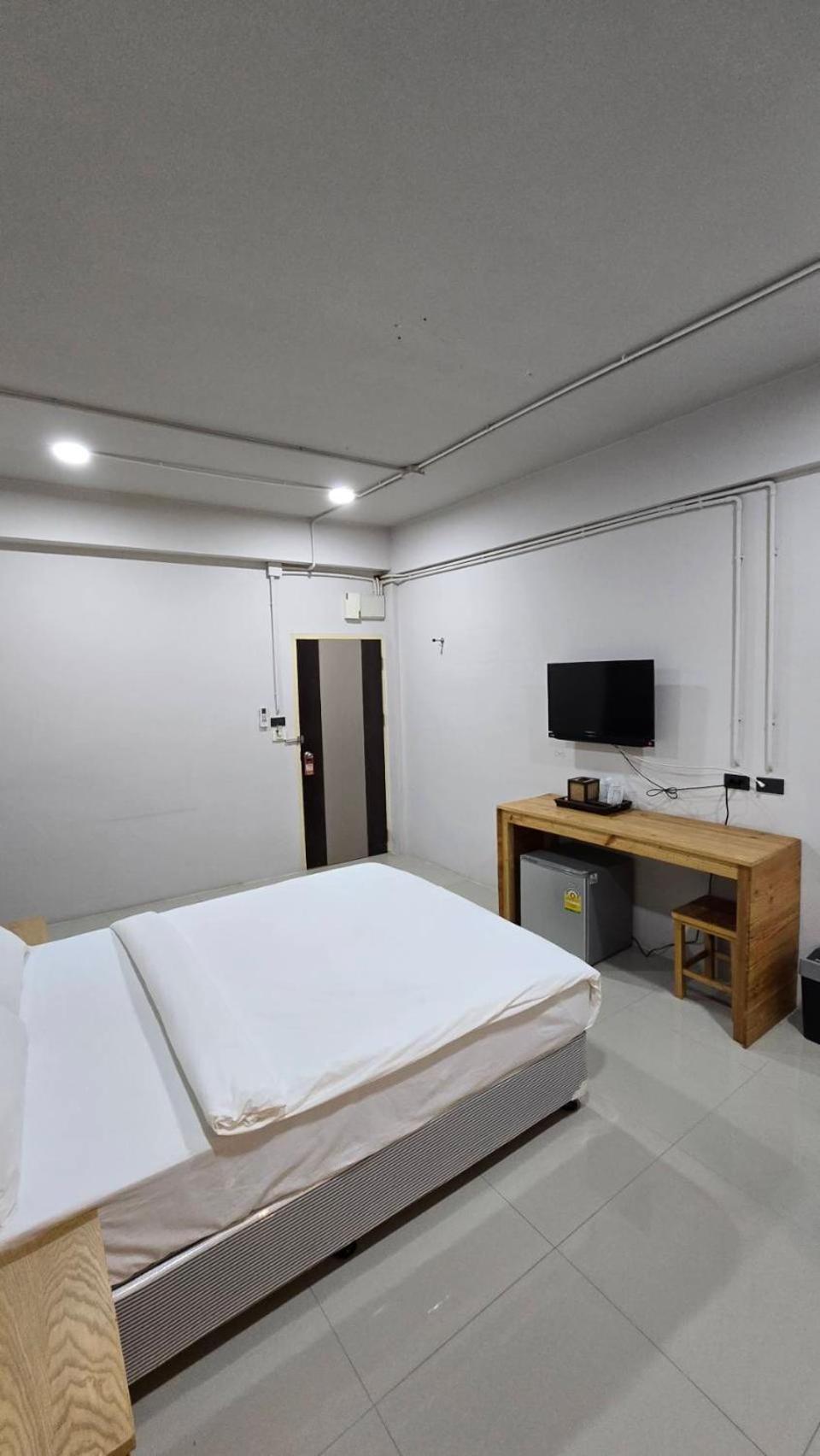 Jb Hotel Chiang Mai Exterior photo